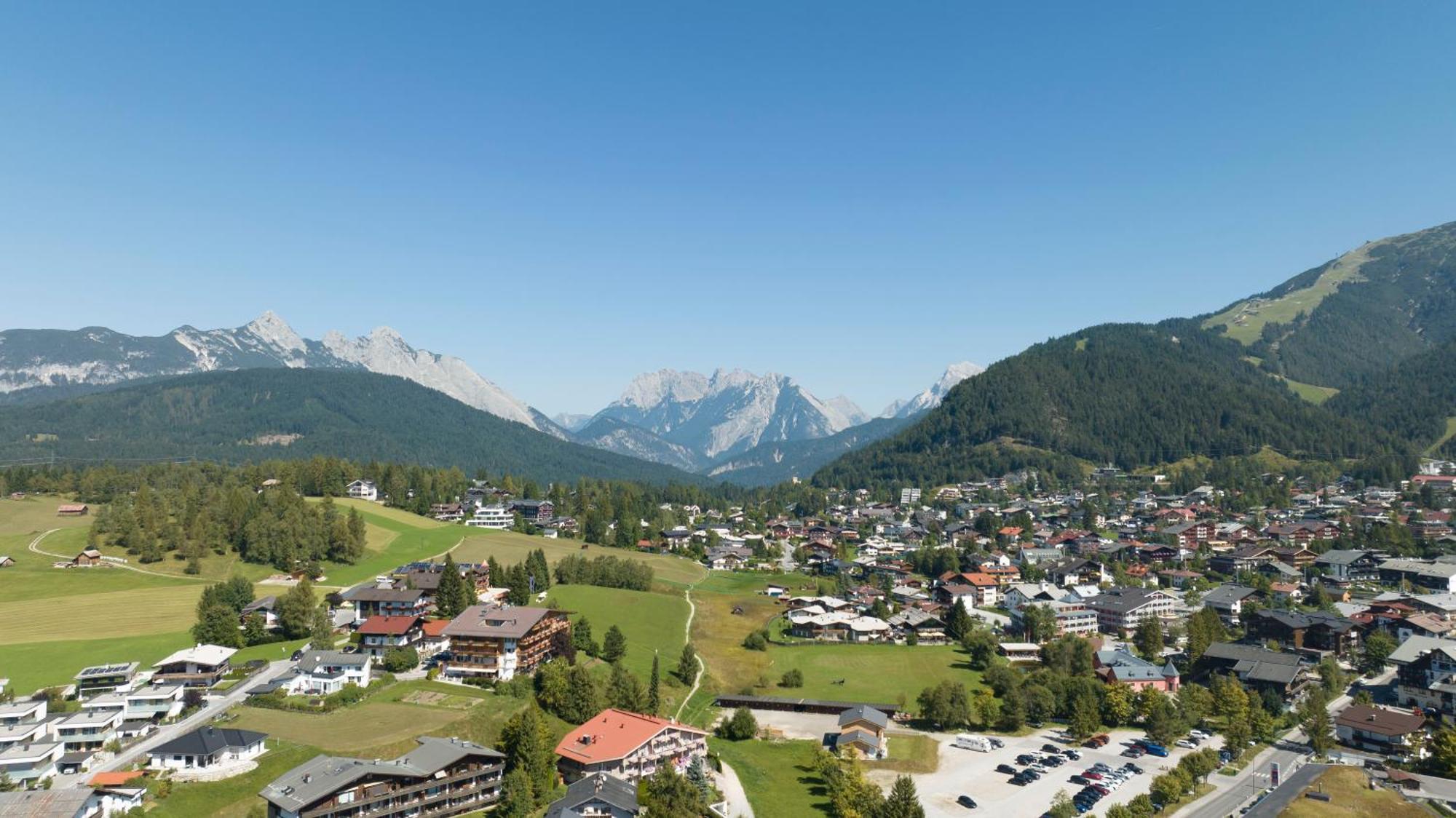 Triple A Chalets Seefeld in Tirol Eksteriør bilde